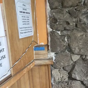 Front desk decrepitude