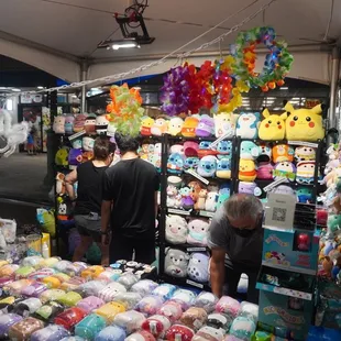 Booth vendors selling SQUISHMELLOWS *9/23/23