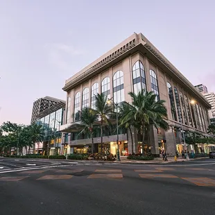 Waikiki Shopping Plaza at dusk