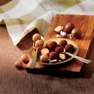 Aloha! ROYCE&apos; Chocolate&apos;s Macadamia Chocolates are available at Waikiki Tea House.