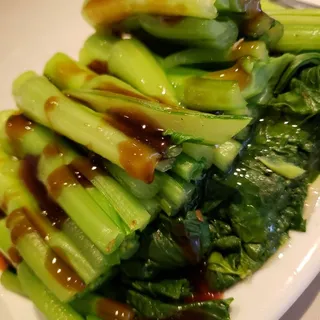 Steamed Choi Sum with Oyster Sauce