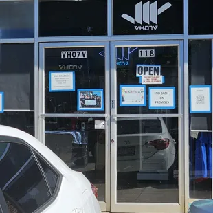 My favorite store here: VH07V (#AlohaRevolution)... when you look down at your heart, you see ALOHA!