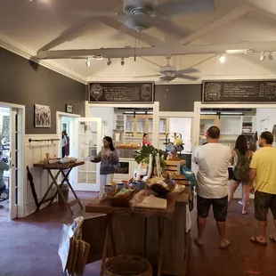 Cashier and an order line