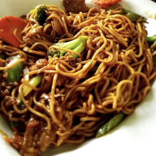 a plate of noodles