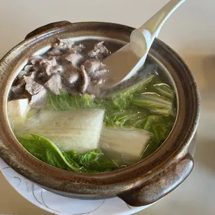 Niku Nabe - Beef pot with tofu, vermicelli noodles and Napa cabbage