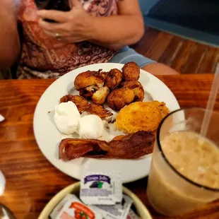 Smashed potatoes for the win.