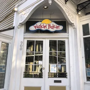 the entrance to the restaurant