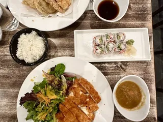 Fin's Sushi & Grill