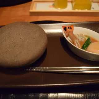 Hokkaido "Hotate" (Scallop) with "Momo-oroshi"