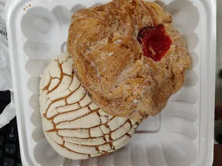 Jalapeños Market & Bakery