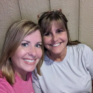 Love the owners! Such great people. And we won 2nd place at trivia! Whoop whoop!