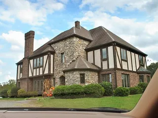 Six Waterpots Vineyard and Winery