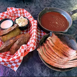 Brisket Sandwich Memphis Style on the Side (Hold Bun) with Potato Wedges