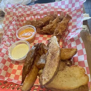 Three piece with potato wedges.