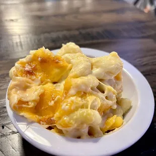 Mac N Cheese - Pretty tasty, cheesy and came out hot. Smallish portion size but also pretty cheap too...