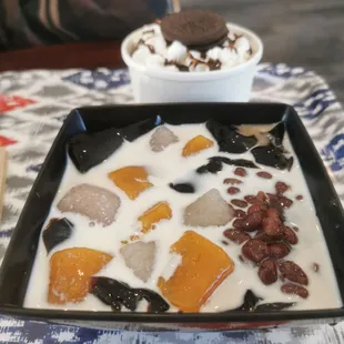 D5. Herbal Jelly and Taro /  Oreo ice cream cake