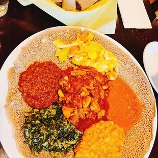 veggie sampler chicken tibs