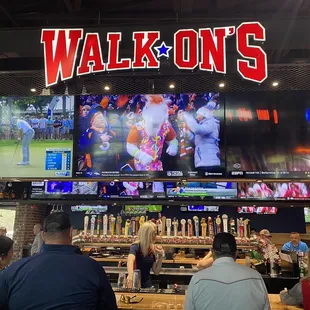 Interior bar and TV&apos;s