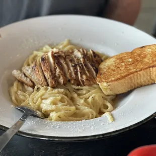 Chicken Pasta Alfredeaux