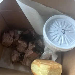 $28 for 7pieces of fat burnt ends and scoop of jambalaya. Food wasn&apos;t tasteful. The food taste old