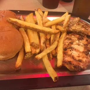 Two-piece grilled chicken plate