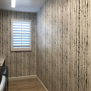 Bringing the outdoors into an enjoyable laundry room!