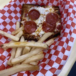 Kid&apos;s Meal Pizza Square