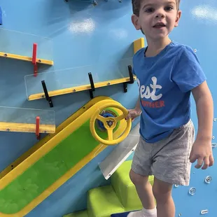 Large ball pit