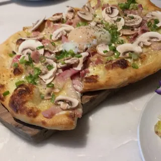 Carbonara Pizza