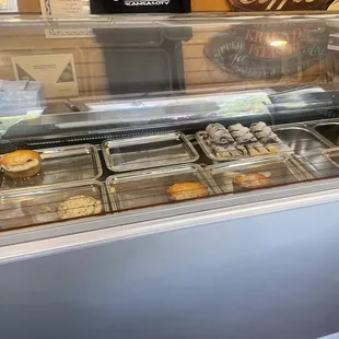 I got there 20 min before closing but they still had one of everything just about and it tasted super fresh!