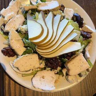 Pear and Walnut Salad