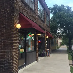 the outside of the restaurant