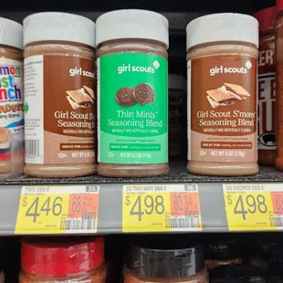 a variety of peanut butter