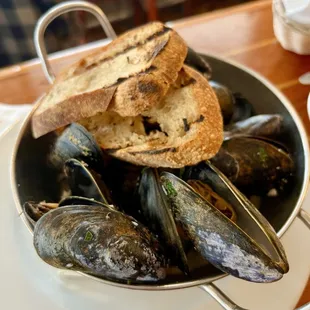 Mussels in a white wine broth