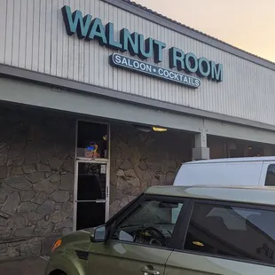 Entrance to the Walnut Room