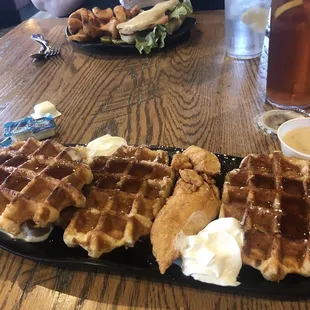 Chicken and waffels