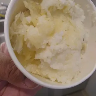 Walthers Twin tavern dried out crusted grits they had the audacity to serve me. Manager could care less. Never eating here again!!!