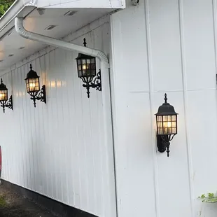 Lantern type lights outside