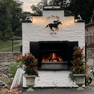 The original rib pit has had an update. New paint and decor.