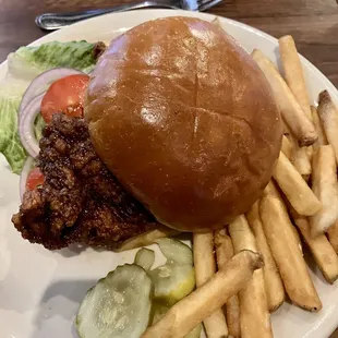 Pub Chicken Sandwich with Fries