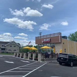 Amazing location and nice outdoor seating in the breeze