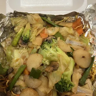 Vegetable pan fried noodles