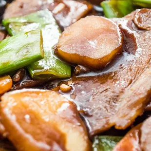 bbq pork with snow peas &amp; water chestnuts