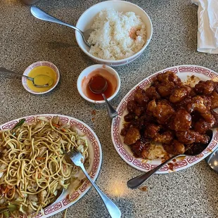 Orange Chicken * chicken Chow Mein