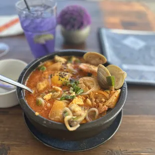 Kimchi seafood soup