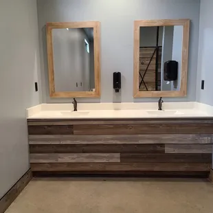 Bath sink area