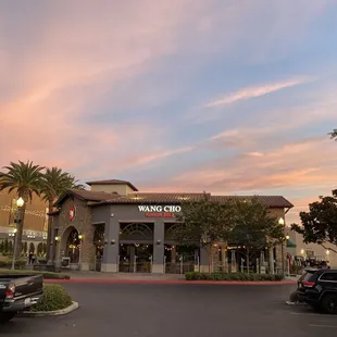 the outside of a restaurant