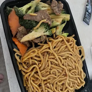 Beef and broccoli with lo mein noodles