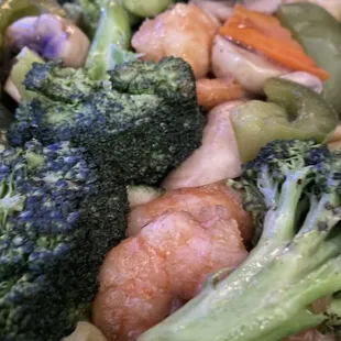 Shrimp with Mixed Vegetables in brown sauce with no onion.