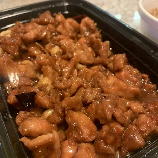 Kung pao chicken with only one small piece of pepper and not spicy at all